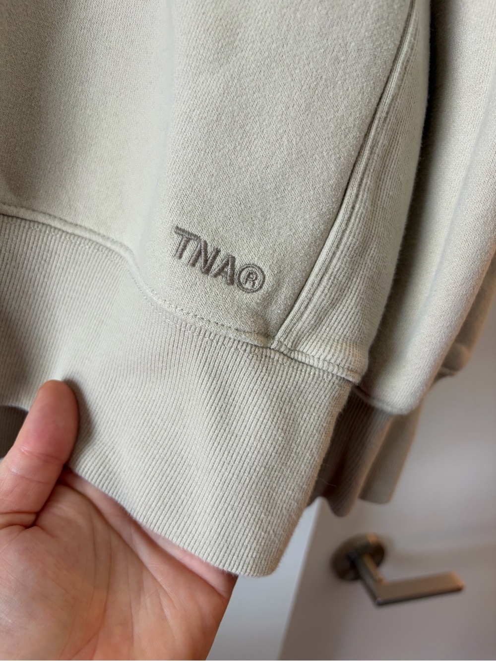 TNA ARITZIA SWEATFLEECE FLEECE BOYFRIEND FIT BEIGE SIZE MEDIUM CREWNECK SWEATER - Picture 3 of 5